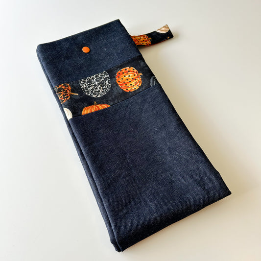 Scroll Rod/Swift Holder - Black with Orange Pumpkins