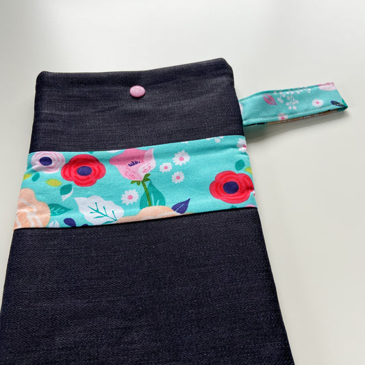 Scroll Rod/Swift Holder - Teal with Flowers