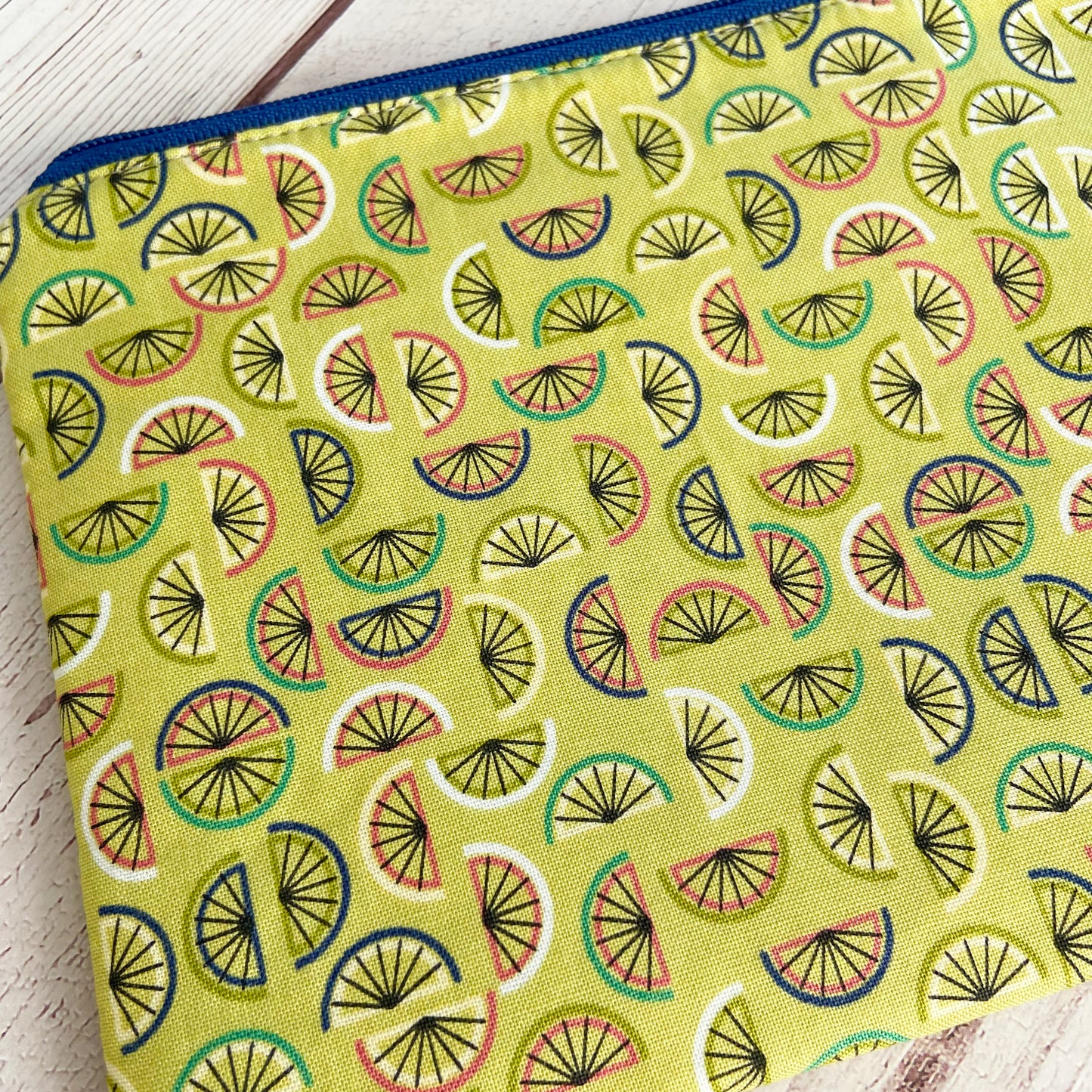 Notion Pouch - Cocktails Lime green slices