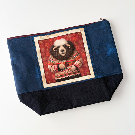 Sweater - Muskox - Animals Drinking