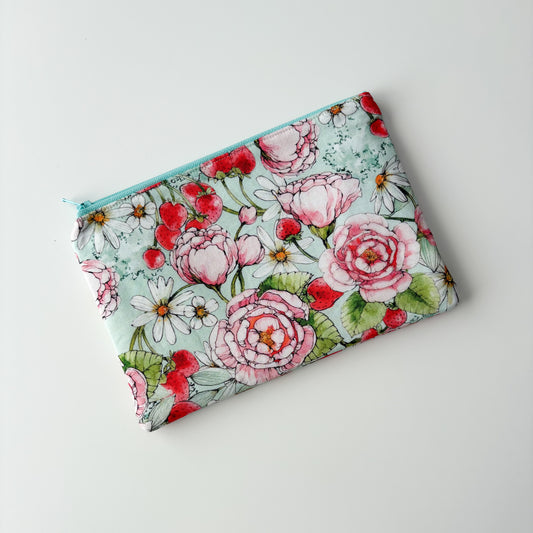 Notion Pouch - Flowers & Strawberries