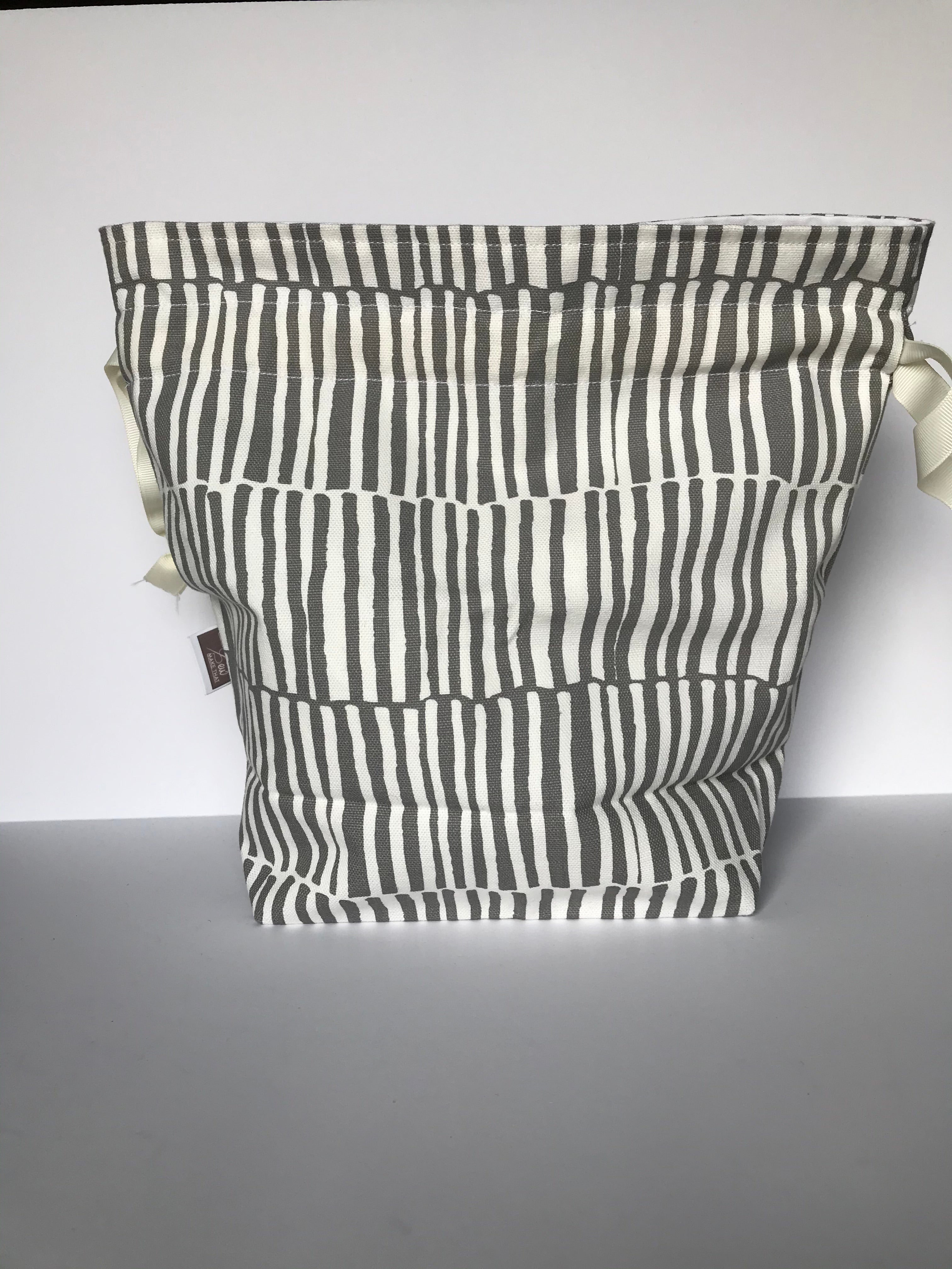 Small Drawstring Bag - White/grey stripes